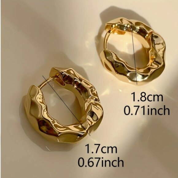 Gold Plated Hammered Style huggie Hoop Earrings - Clicker back closure - NEW - Picture 3 of 3